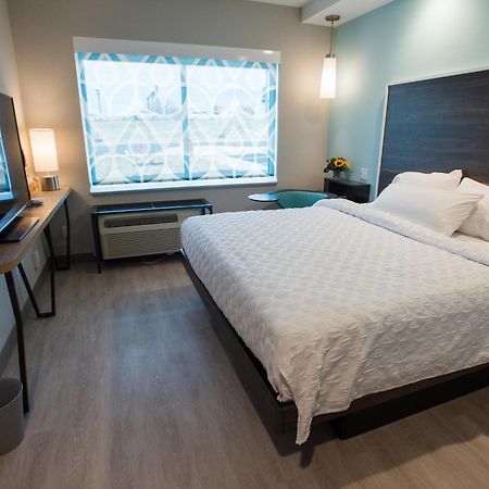 Отель Tru By Hilton Cedar Rapids Westdale Экстерьер фото