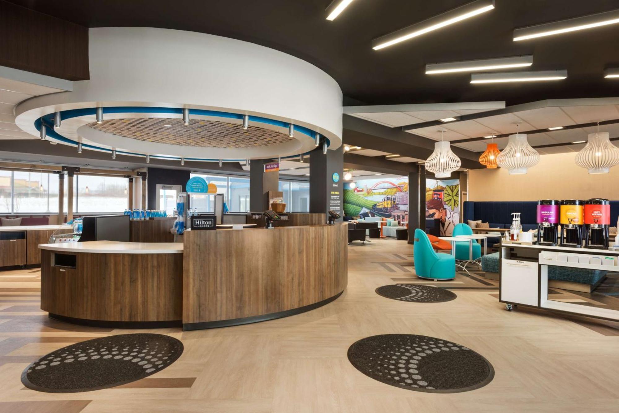 Отель Tru By Hilton Cedar Rapids Westdale Экстерьер фото