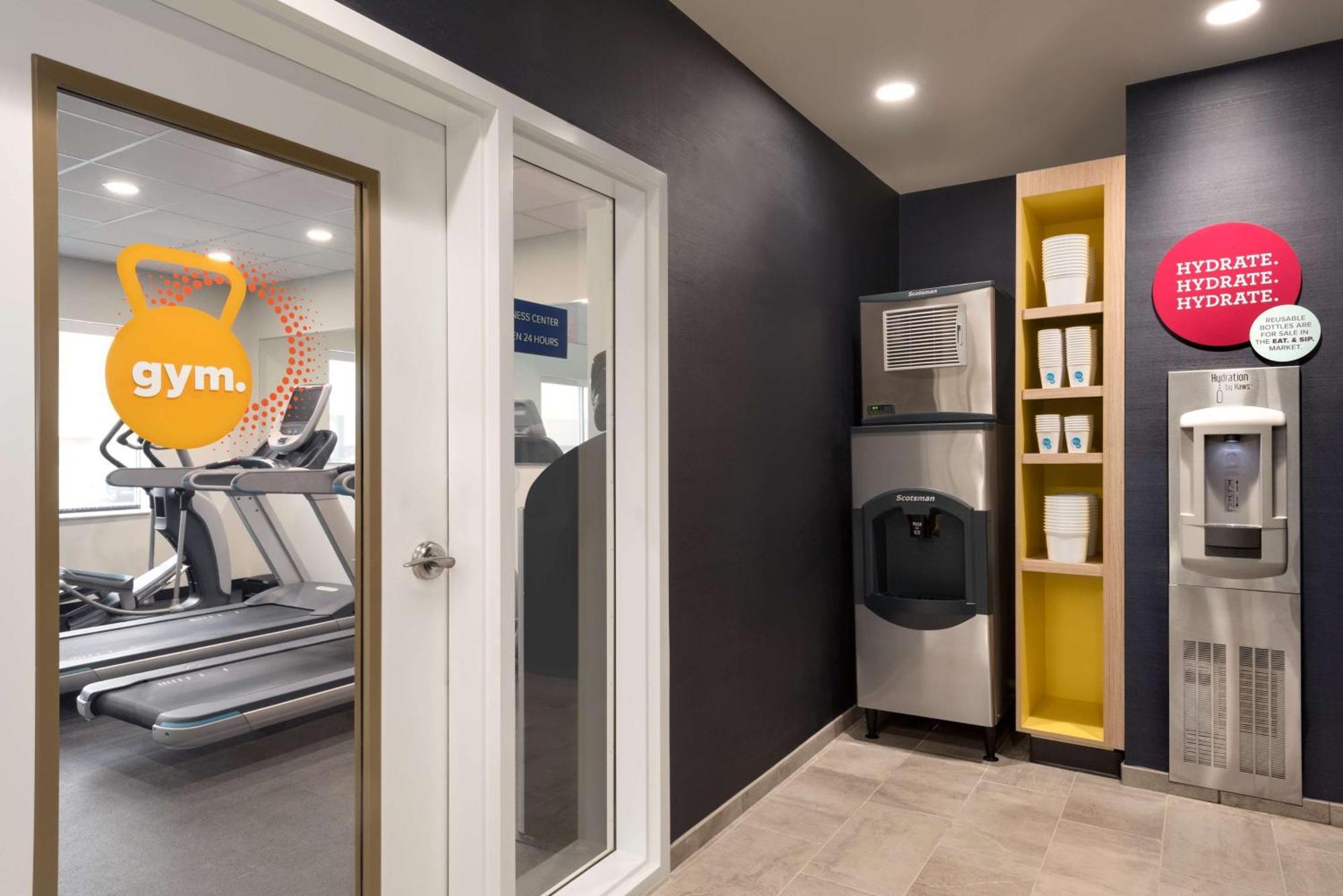 Отель Tru By Hilton Cedar Rapids Westdale Экстерьер фото