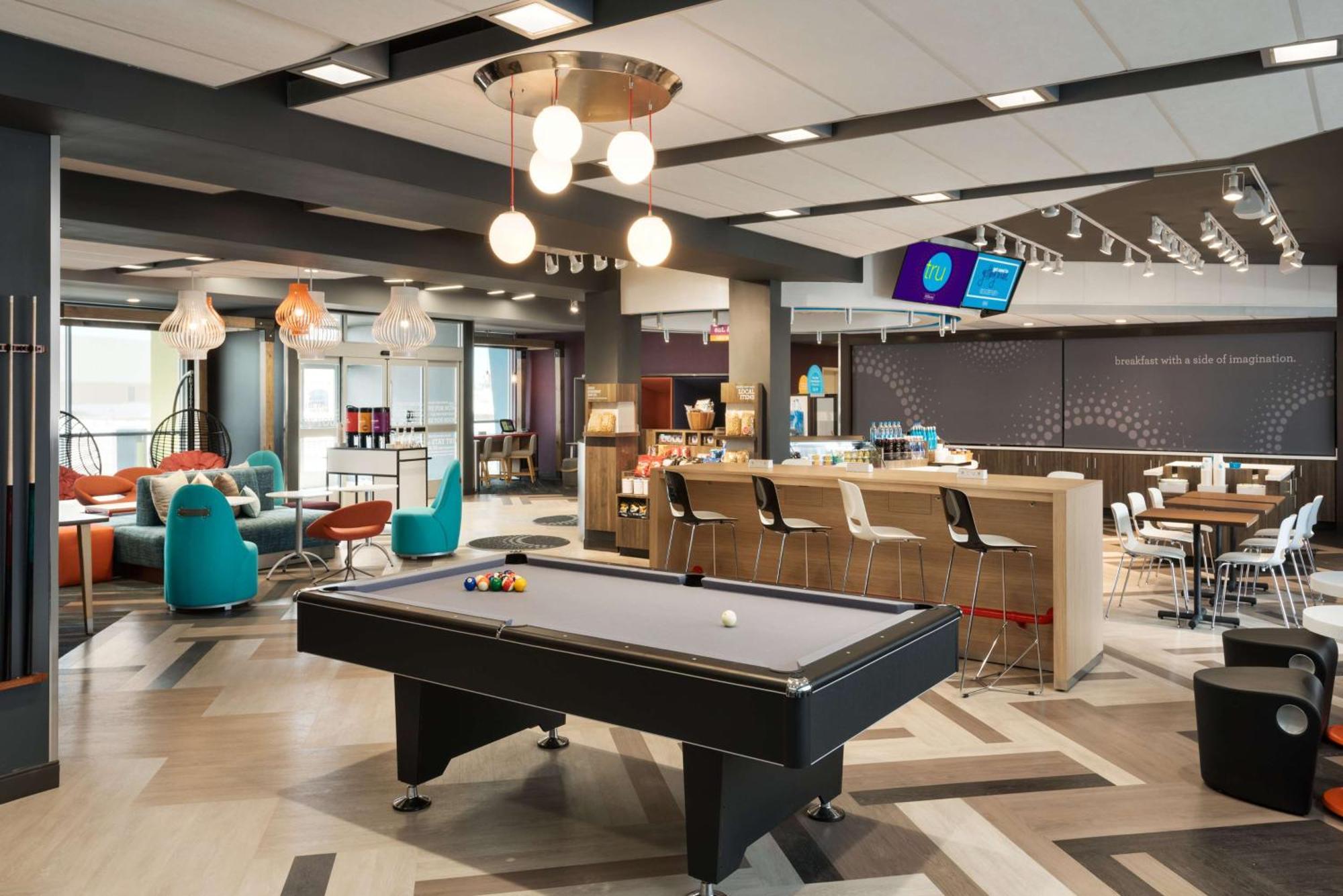 Отель Tru By Hilton Cedar Rapids Westdale Экстерьер фото