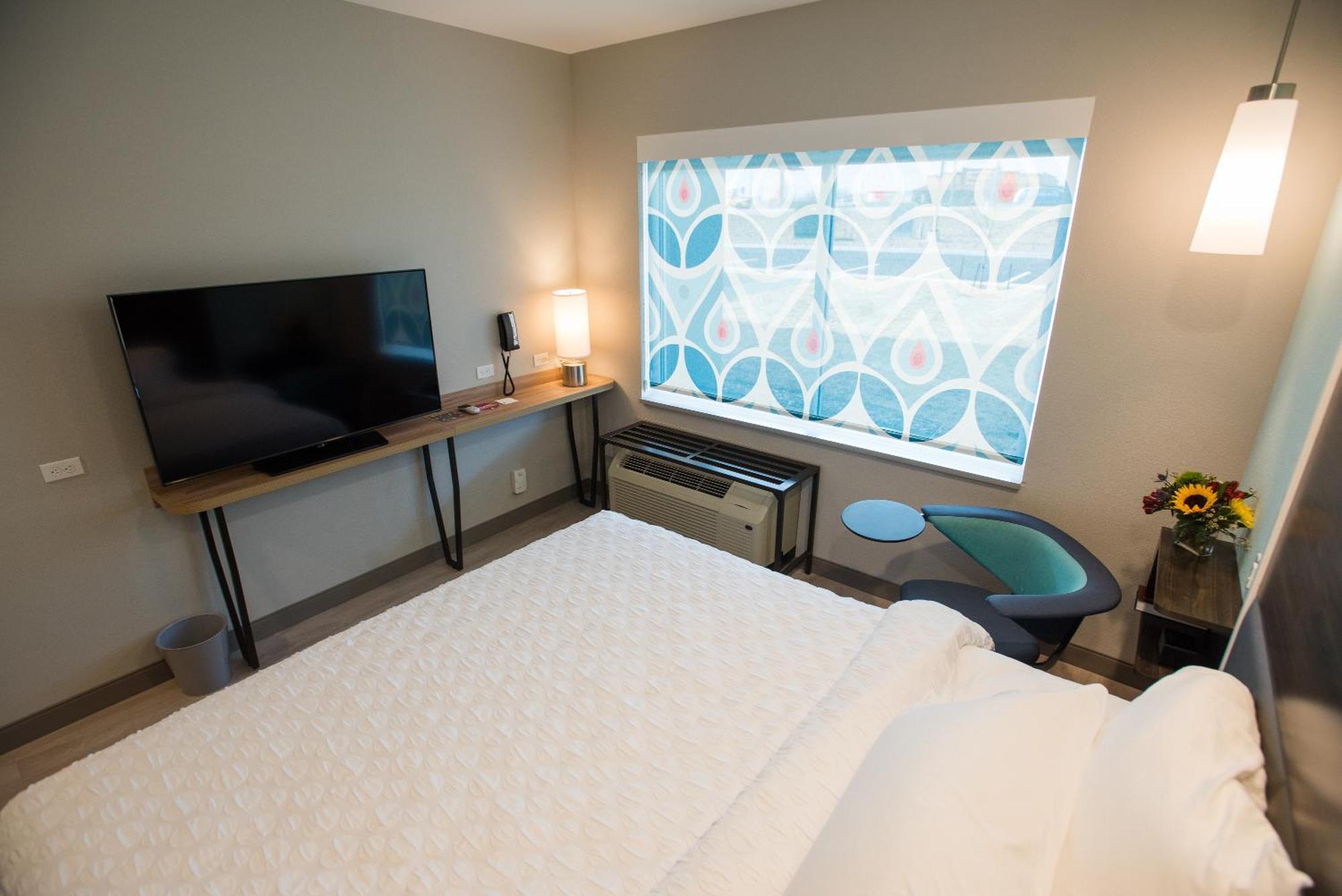 Отель Tru By Hilton Cedar Rapids Westdale Экстерьер фото