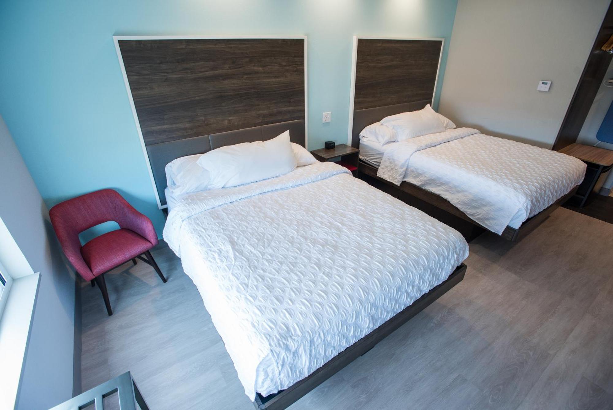 Отель Tru By Hilton Cedar Rapids Westdale Экстерьер фото